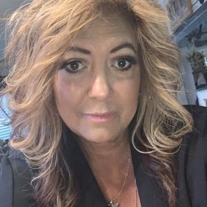 Meet your Posher, Denise